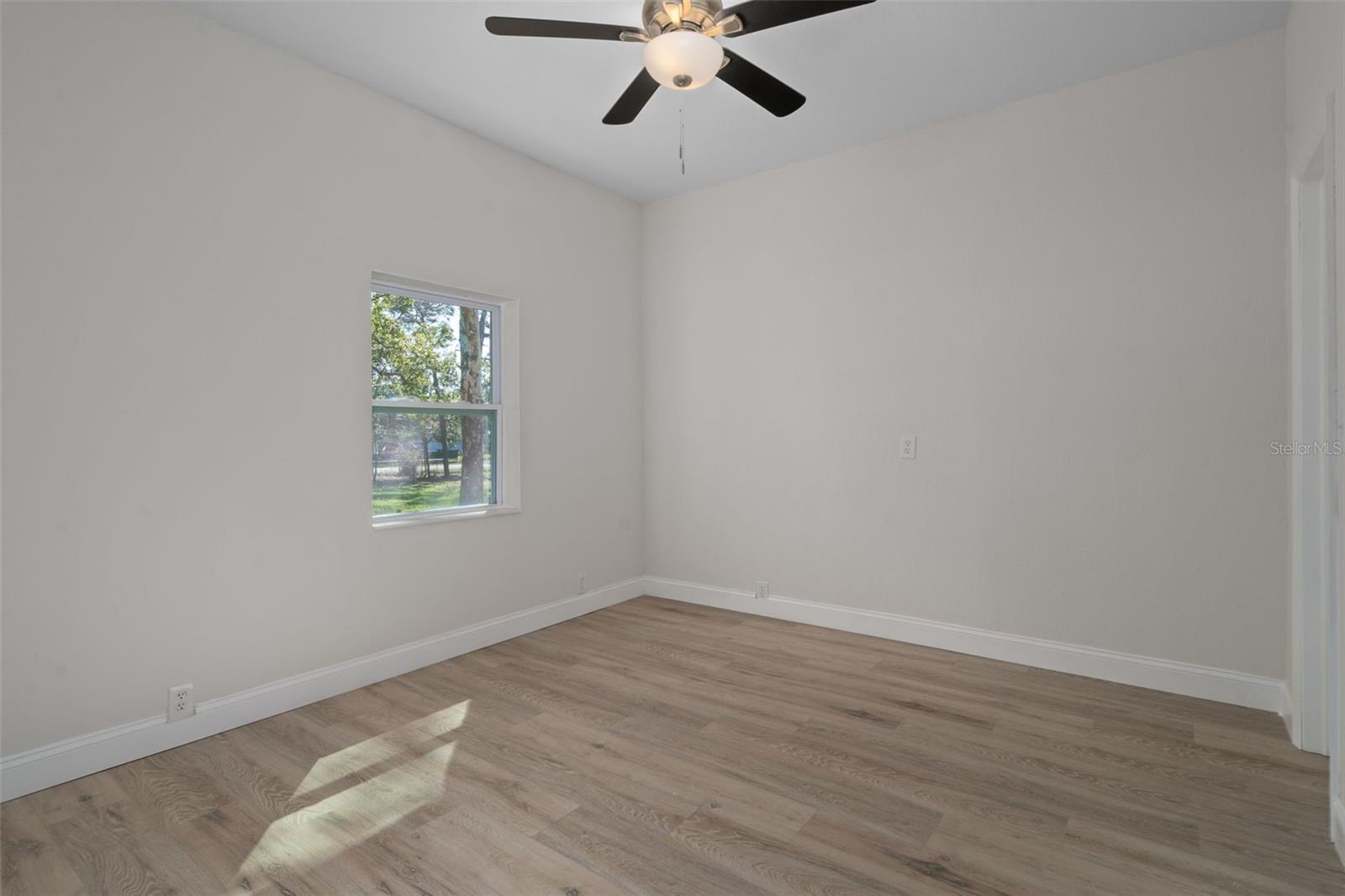 Image 25 of 56 For 17835 Alexson Street