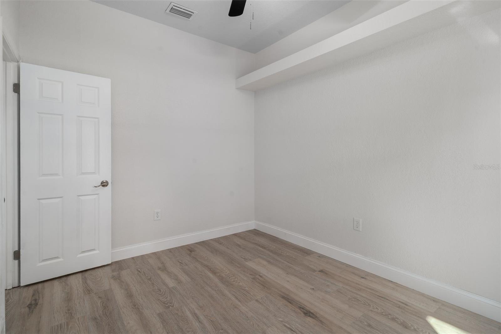 Image 33 of 56 For 17835 Alexson Street