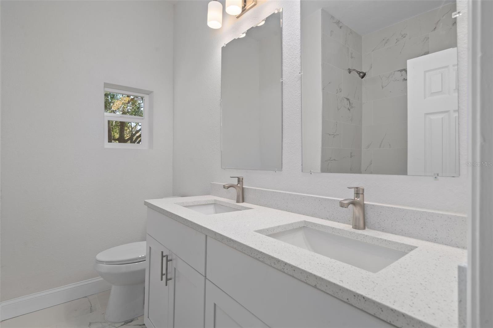 Image 34 of 56 For 17835 Alexson Street