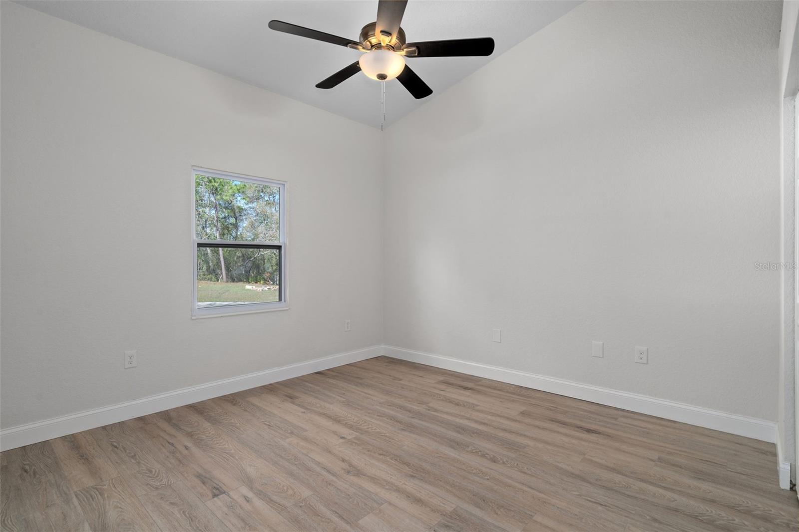 Image 39 of 56 For 17835 Alexson Street