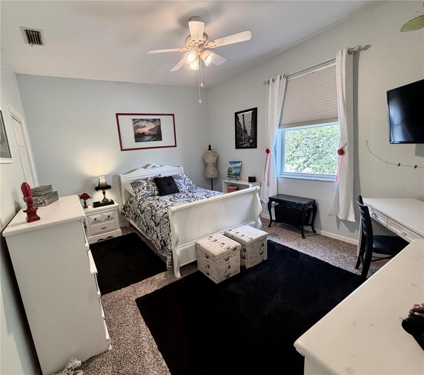 Image 17 of 25 For 10126 Balcony Street