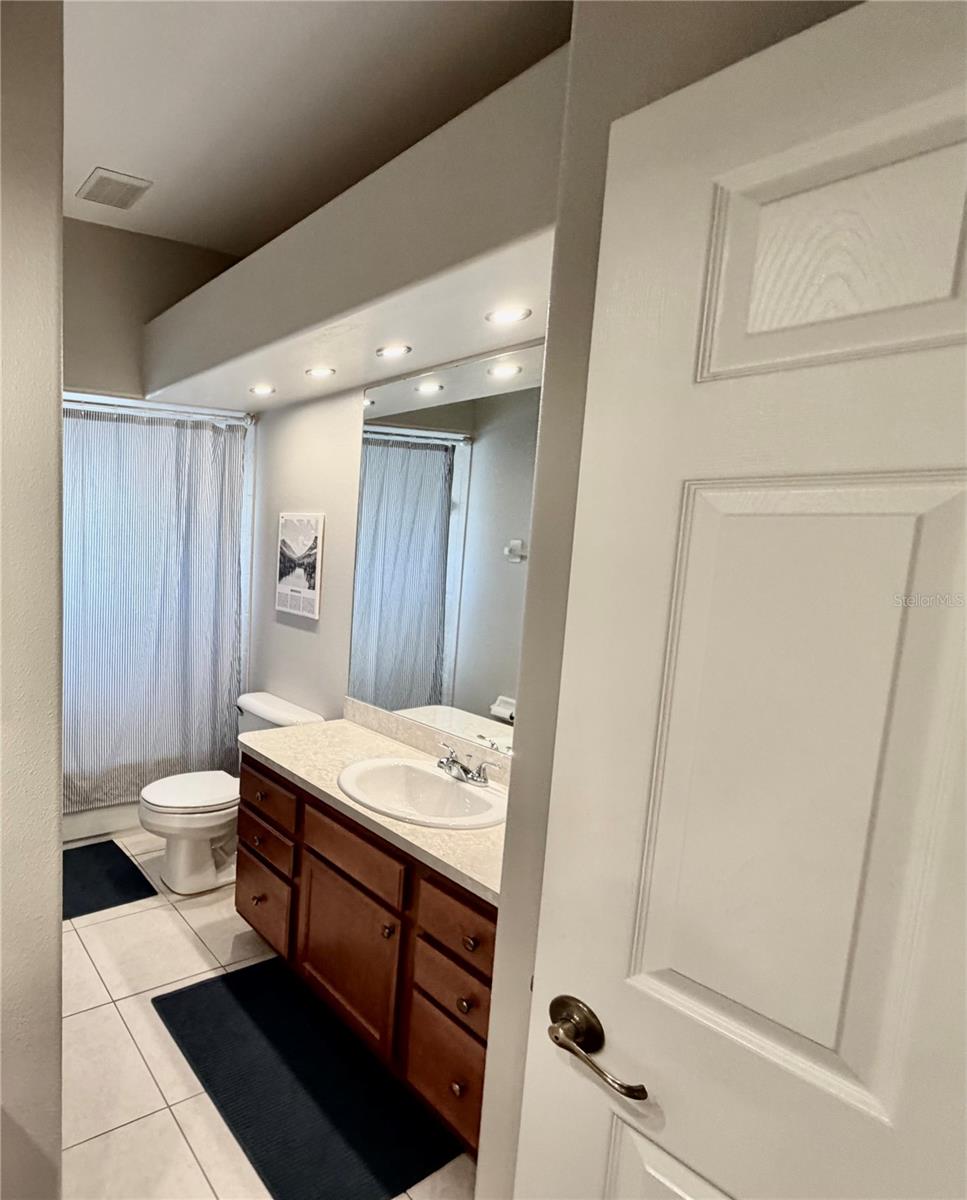 Image 19 of 25 For 10126 Balcony Street