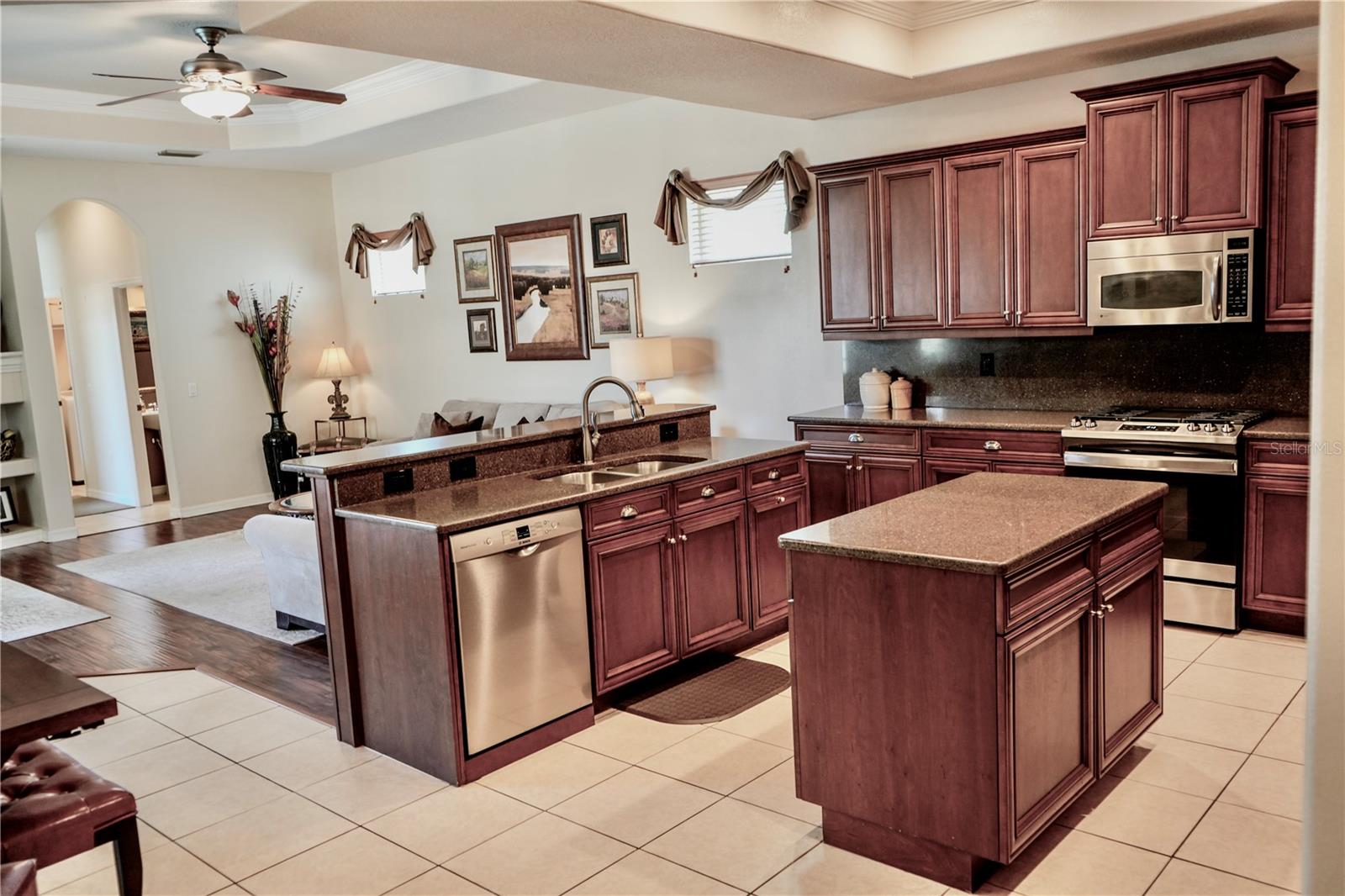 Image 8 of 25 For 10126 Balcony Street