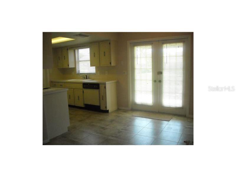 Image 4 of 9 For 1301 Greenlea Drive