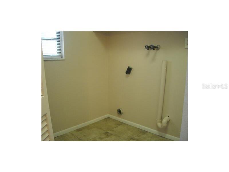 Image 7 of 9 For 1301 Greenlea Drive