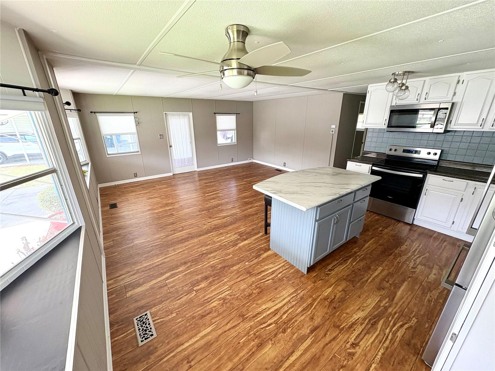 Image 10 of 29 For 7481 First Circle Drive