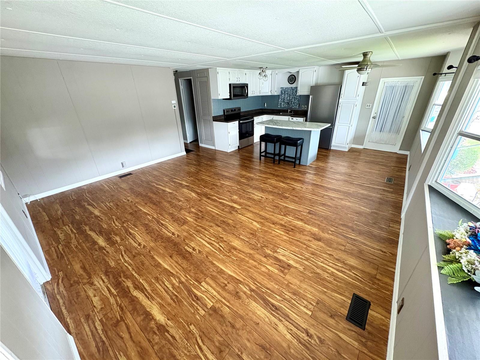 Image 7 of 29 For 7481 First Circle Drive