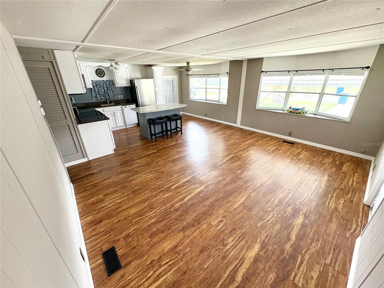 Image 8 of 29 For 7481 First Circle Drive