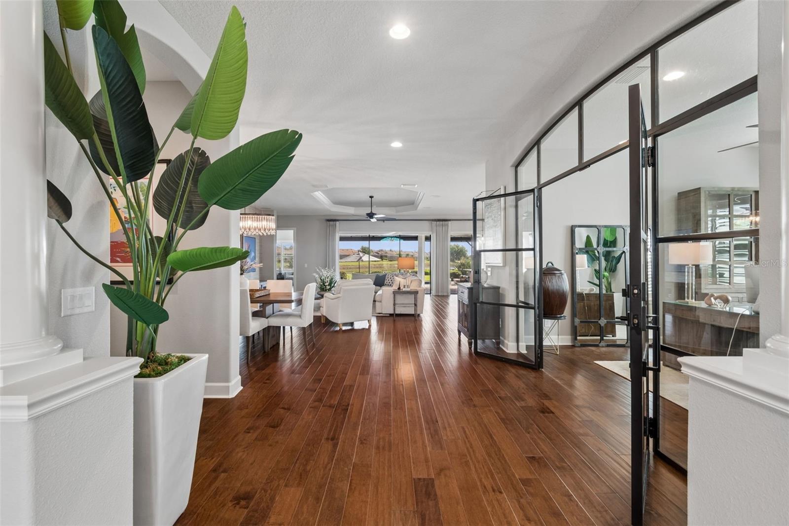 Listing photo id 10 for 3462 Forsythia Drive