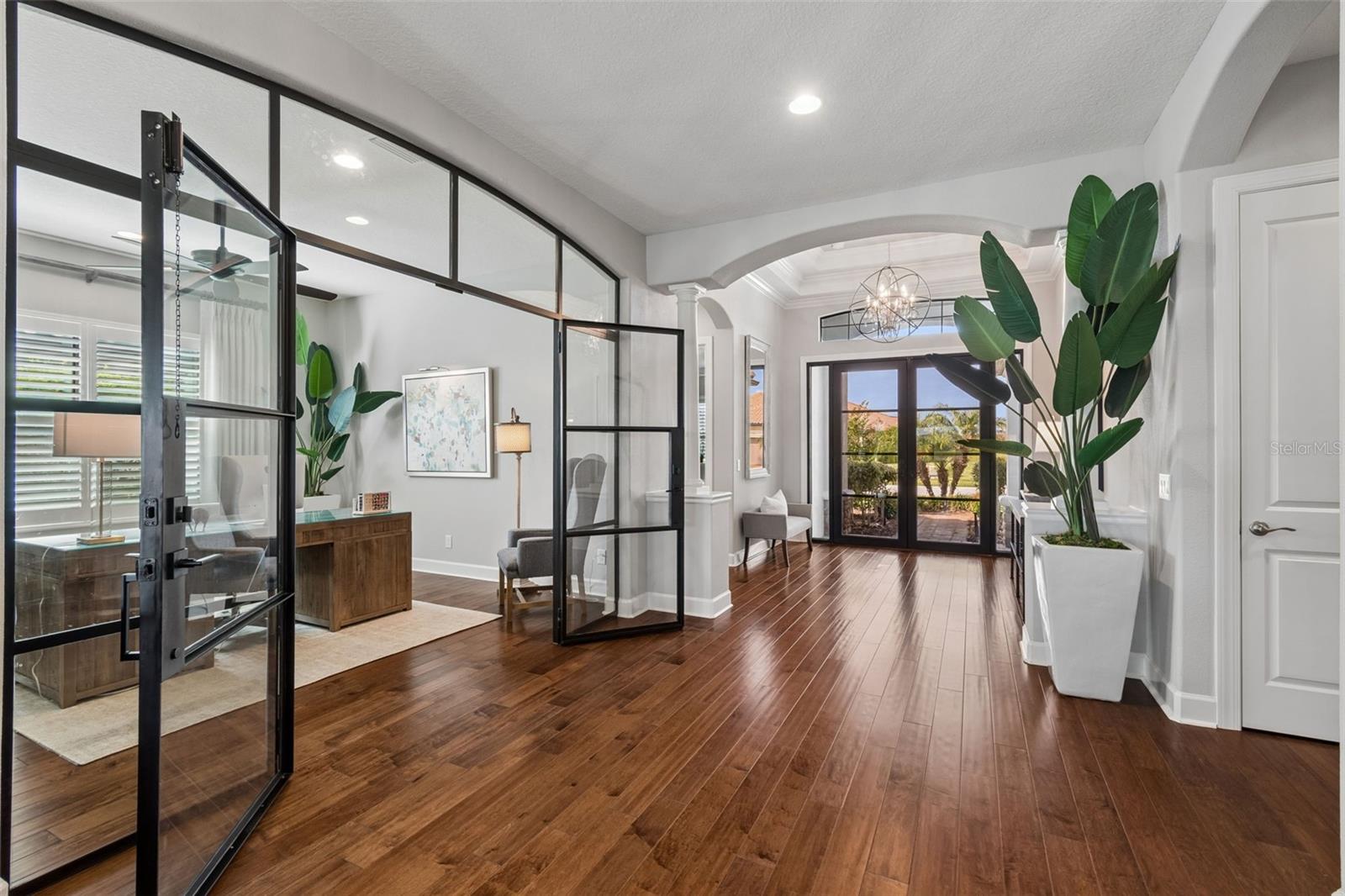 Listing photo id 11 for 3462 Forsythia Drive