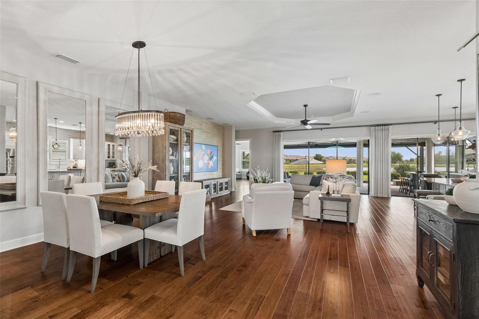 Listing photo id 30 for 3462 Forsythia Drive