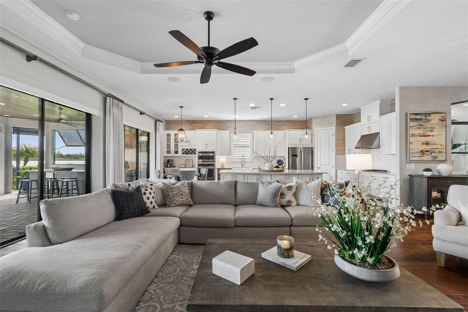 Listing photo id 34 for 3462 Forsythia Drive