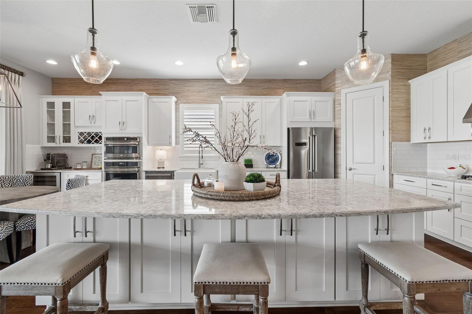 Listing photo id 39 for 3462 Forsythia Drive