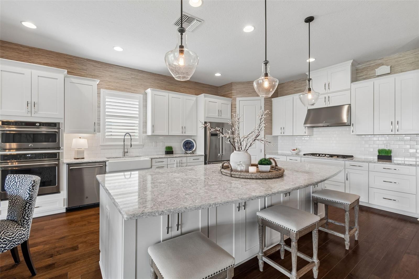 Listing photo id 40 for 3462 Forsythia Drive