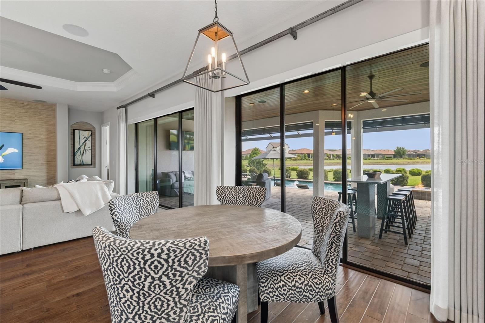 Listing photo id 42 for 3462 Forsythia Drive