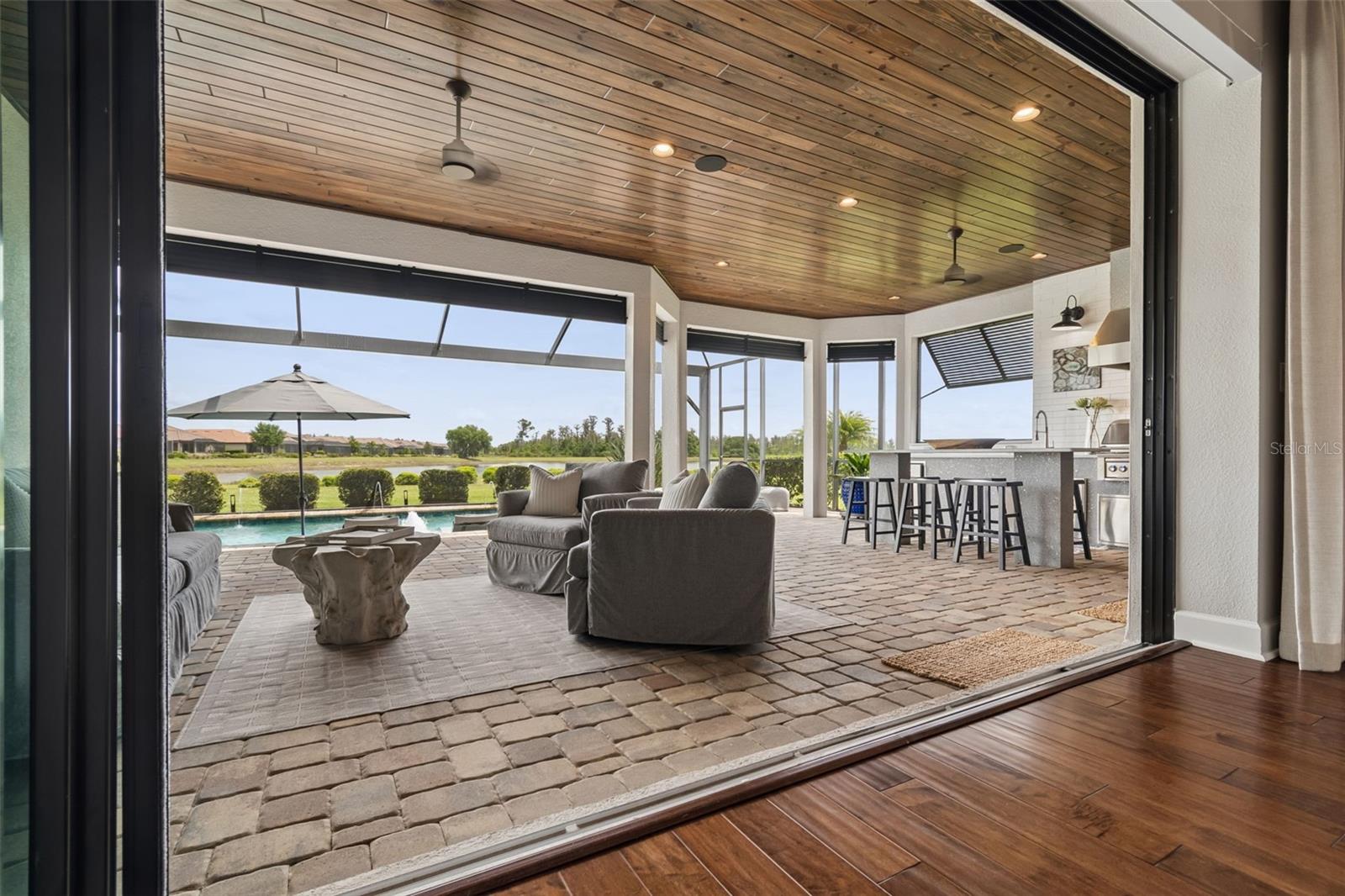 Listing photo id 45 for 3462 Forsythia Drive