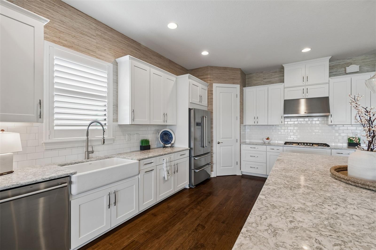 Listing photo id 46 for 3462 Forsythia Drive