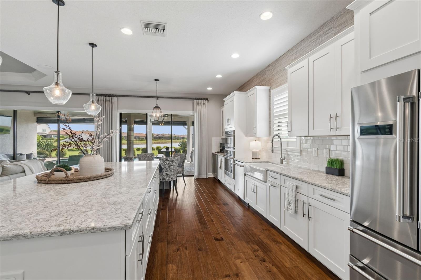 Listing photo id 47 for 3462 Forsythia Drive