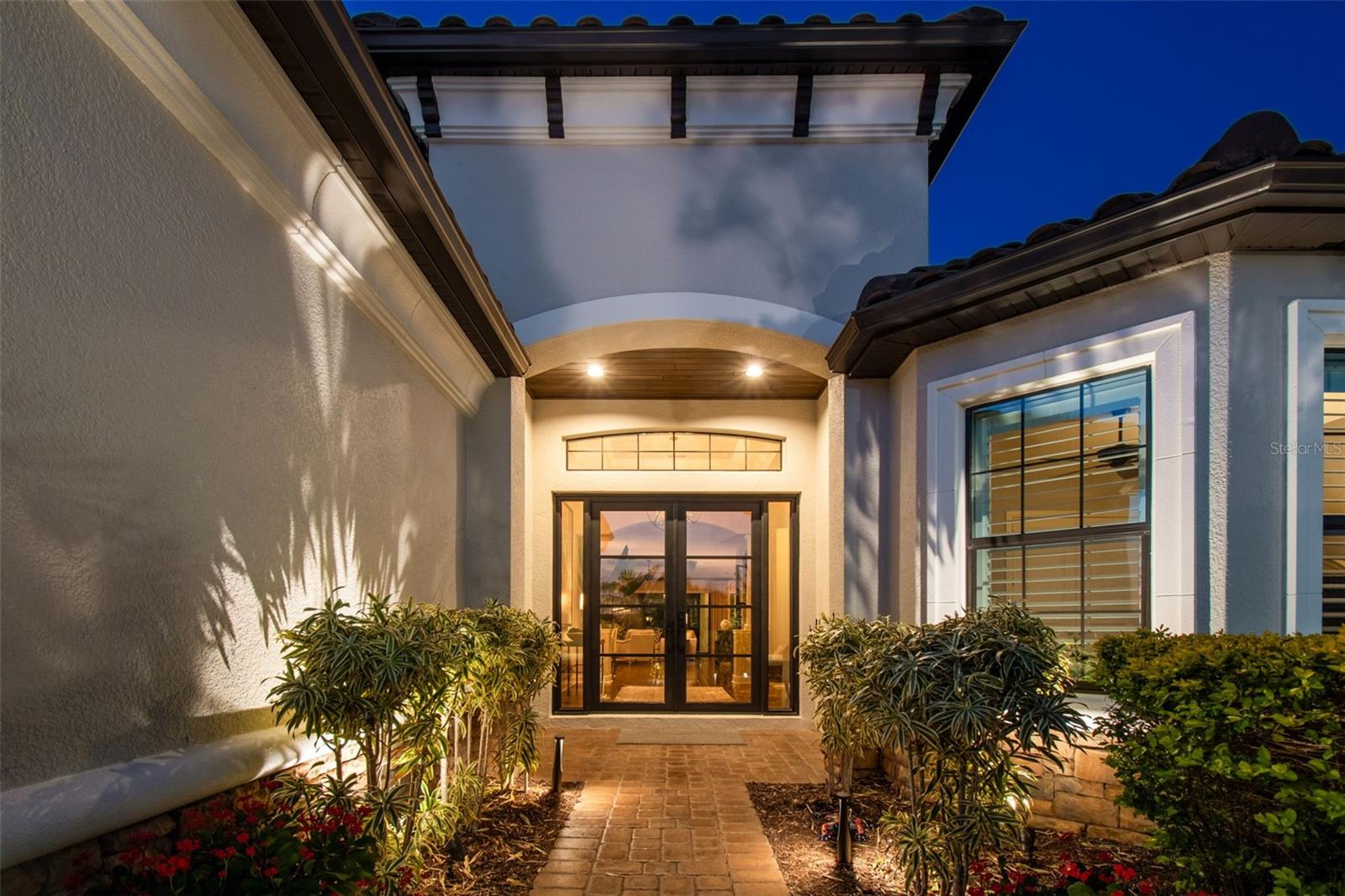 Listing photo id 3 for 3462 Forsythia Drive