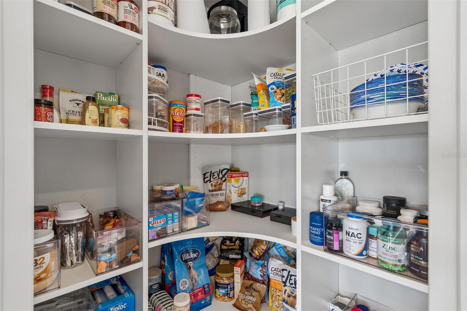 Listing photo id 50 for 3462 Forsythia Drive