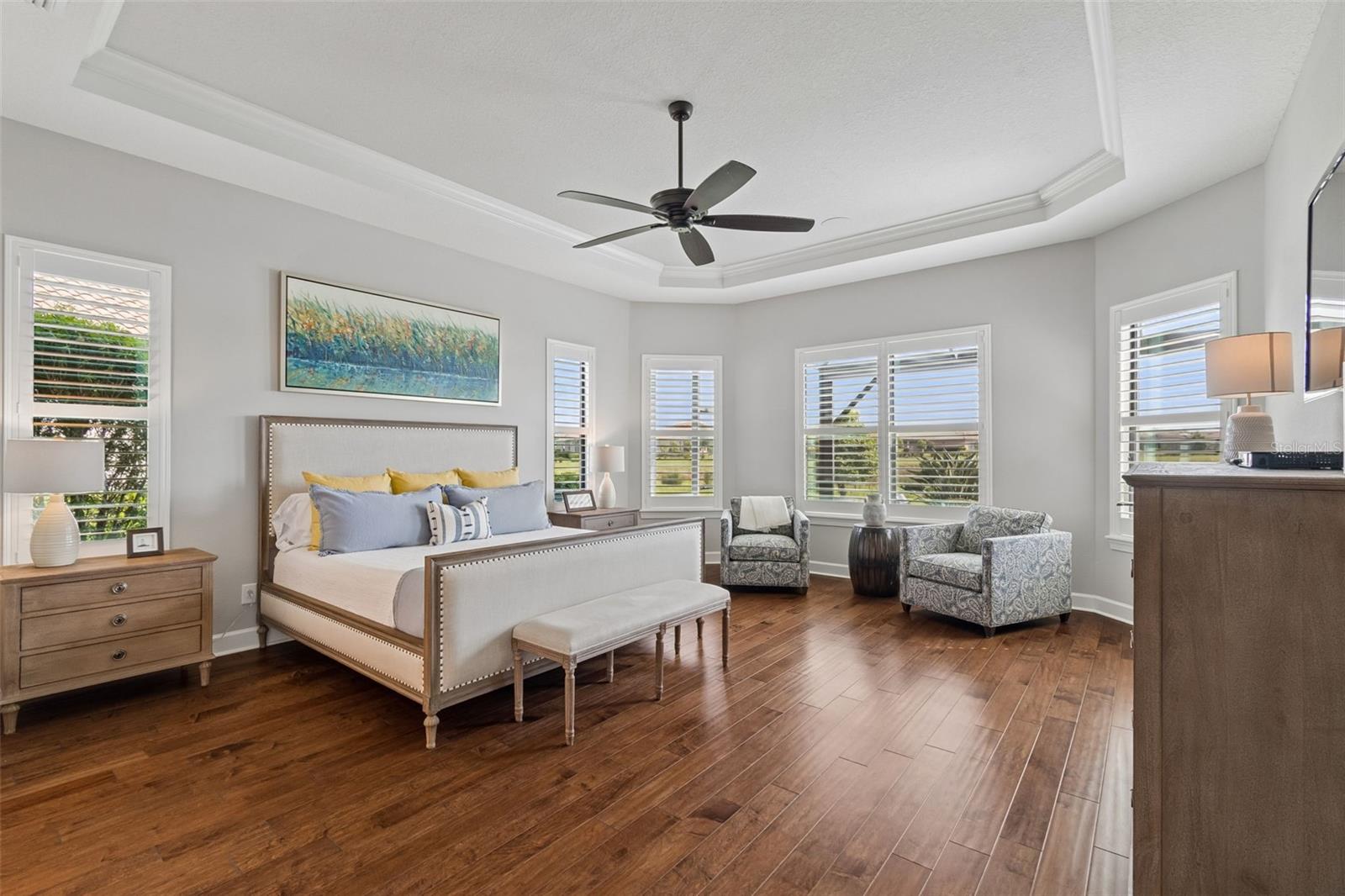 Listing photo id 51 for 3462 Forsythia Drive