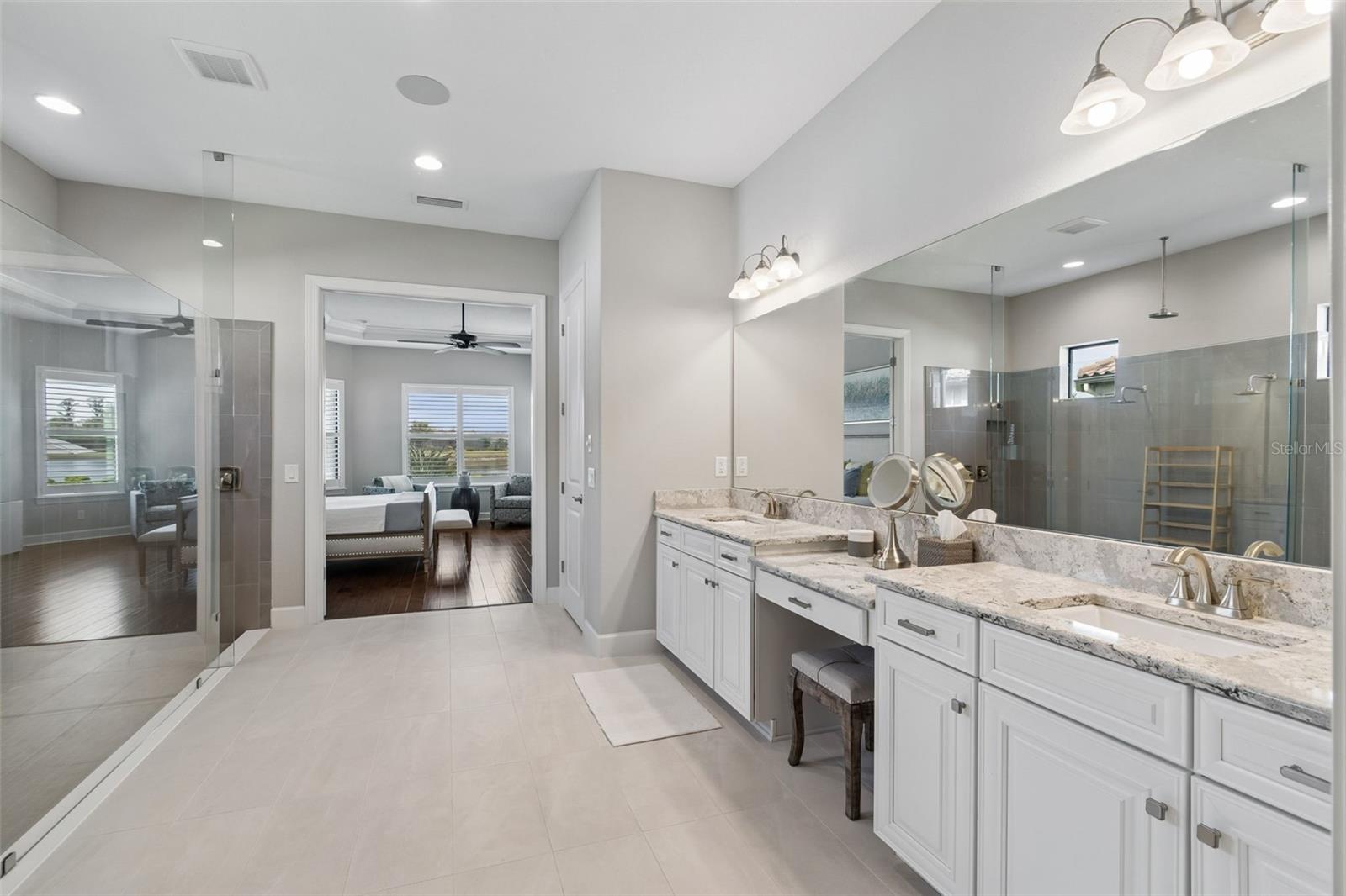 Listing photo id 57 for 3462 Forsythia Drive