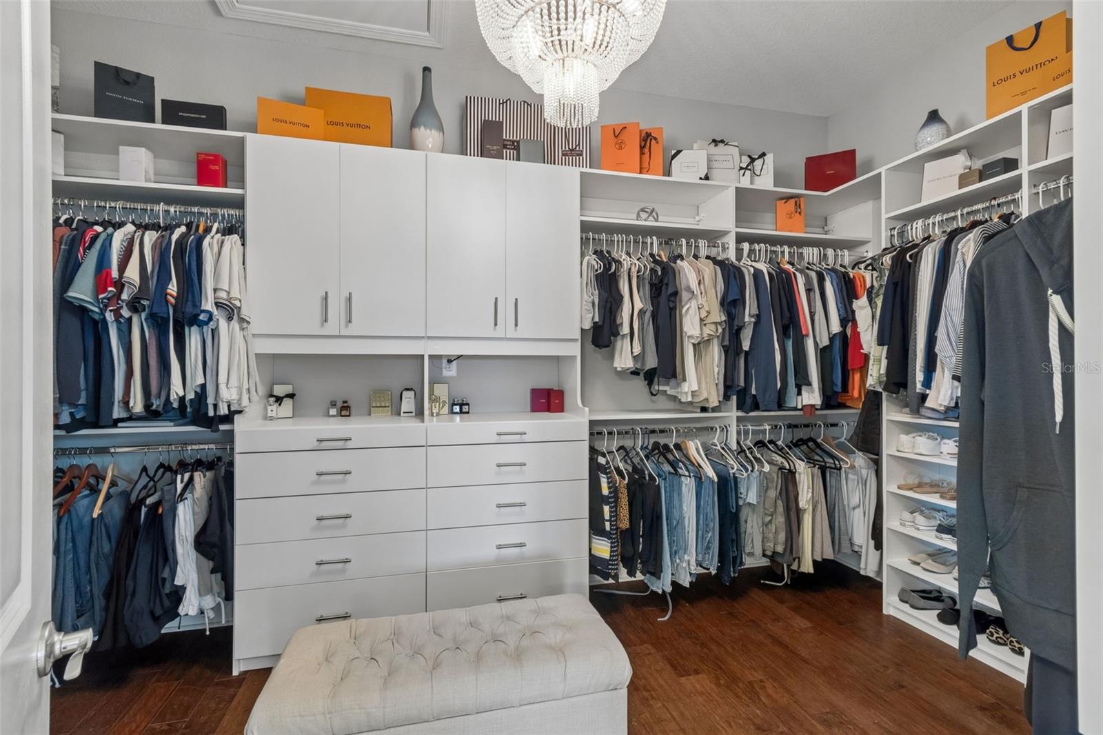 Listing photo id 59 for 3462 Forsythia Drive