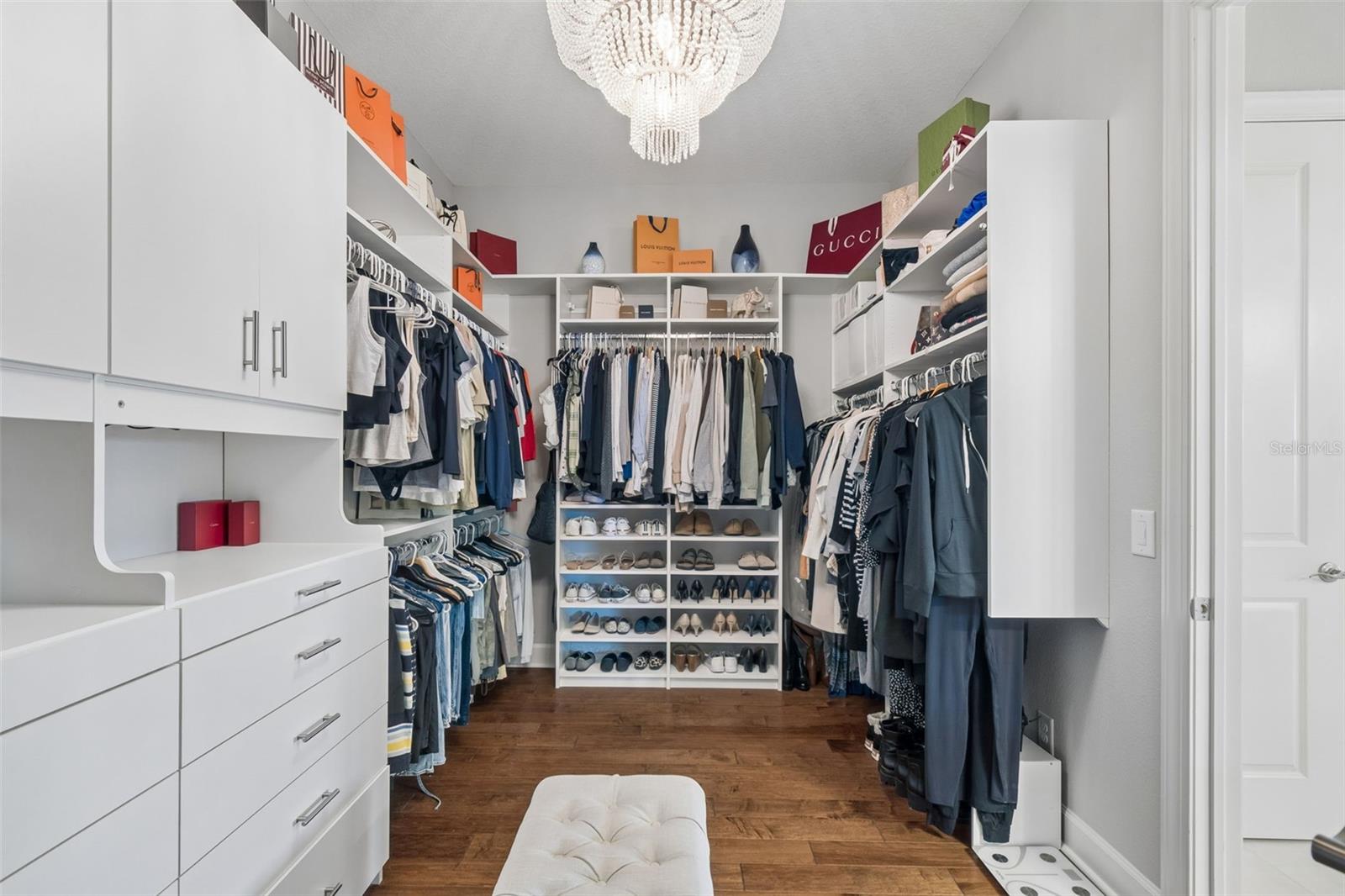 Listing photo id 61 for 3462 Forsythia Drive