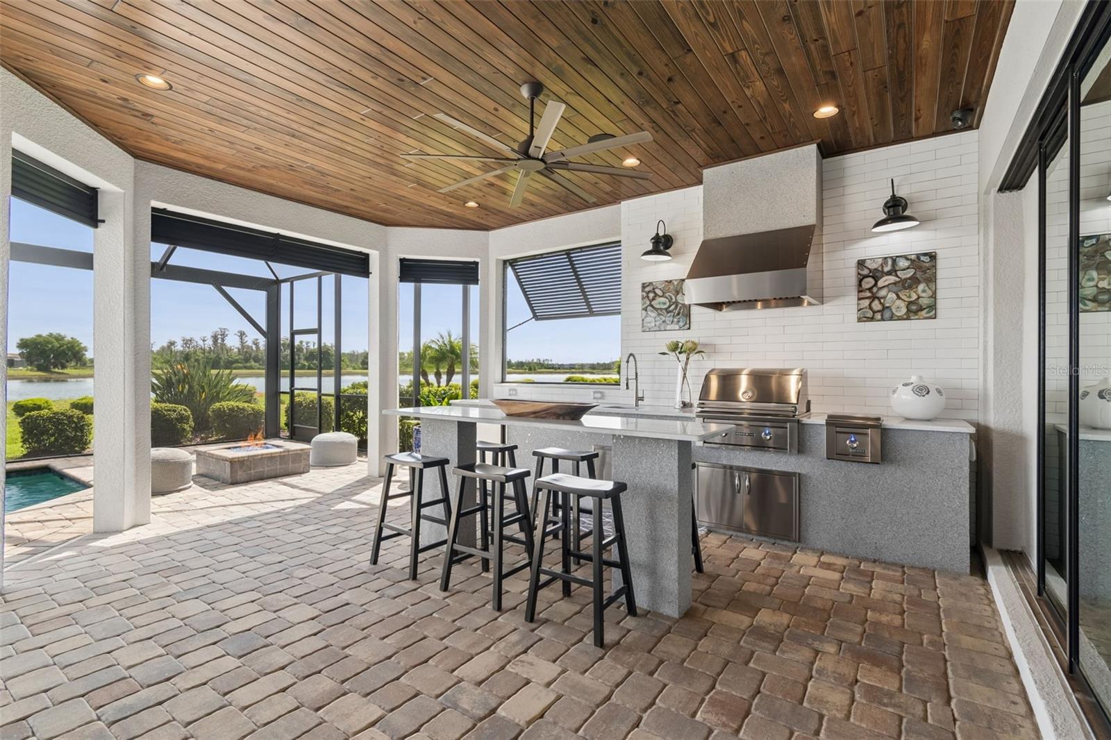 Listing photo id 63 for 3462 Forsythia Drive