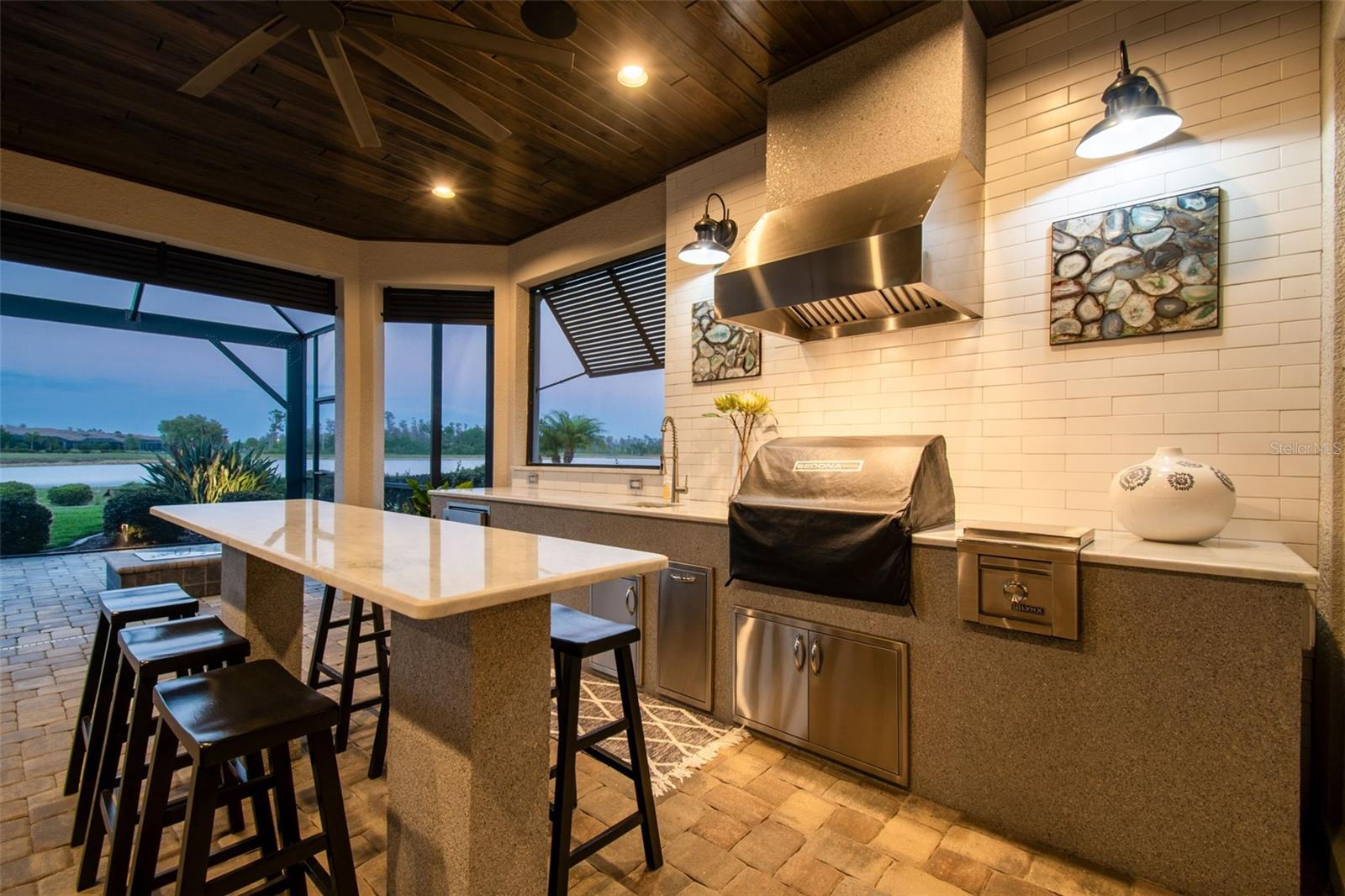 Listing photo id 65 for 3462 Forsythia Drive