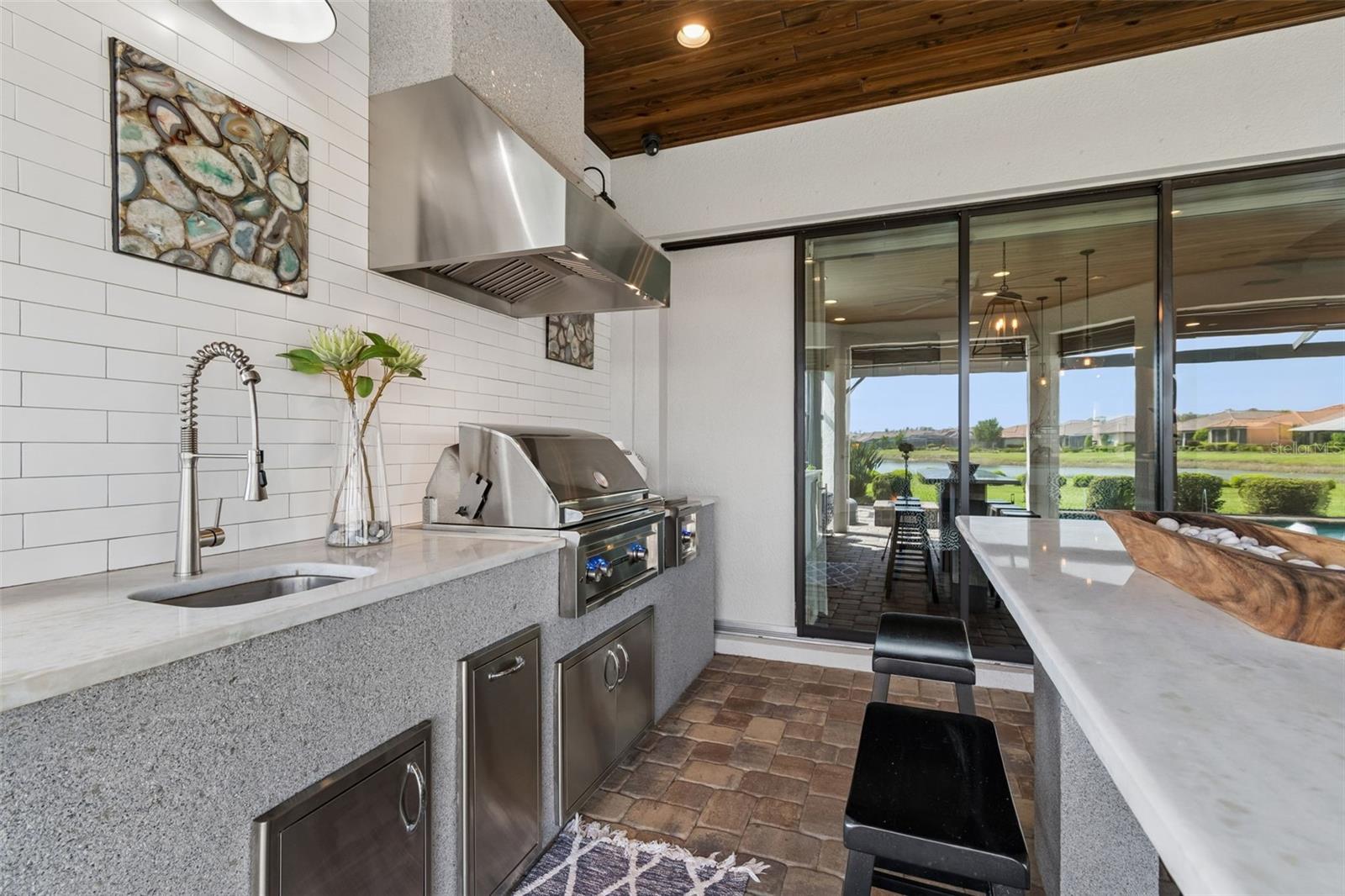 Listing photo id 66 for 3462 Forsythia Drive