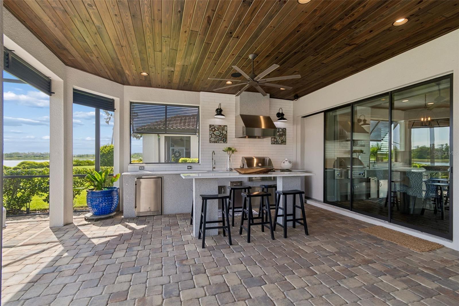 Listing photo id 67 for 3462 Forsythia Drive