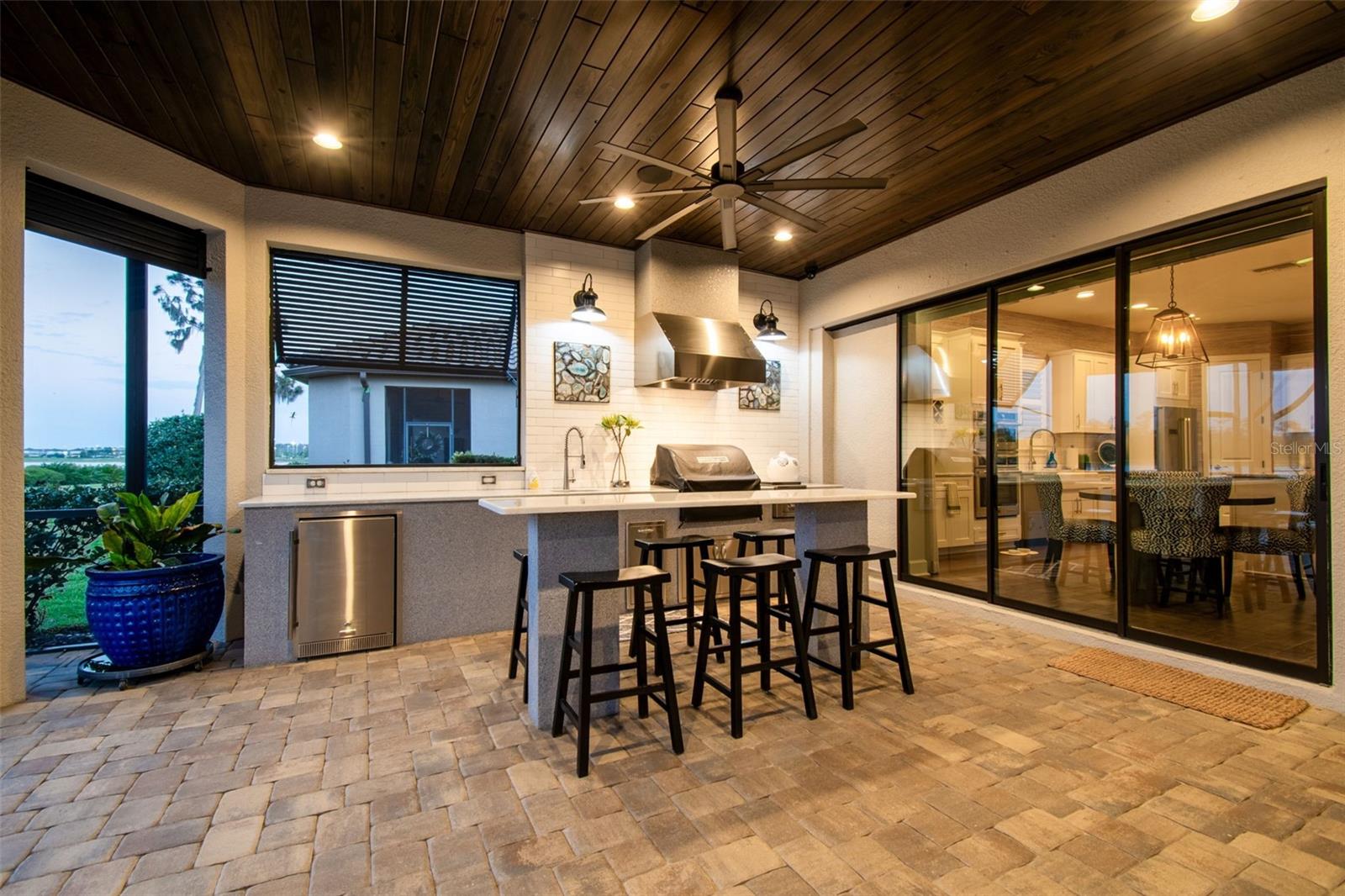 Listing photo id 68 for 3462 Forsythia Drive