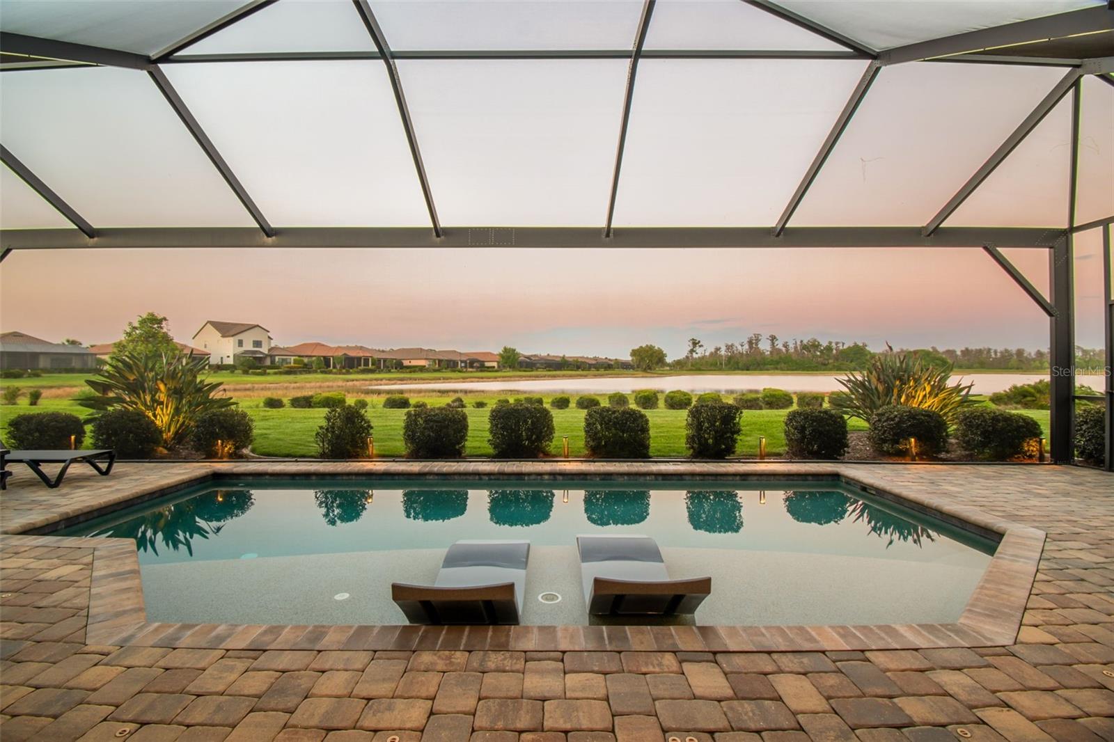 Listing photo id 6 for 3462 Forsythia Drive