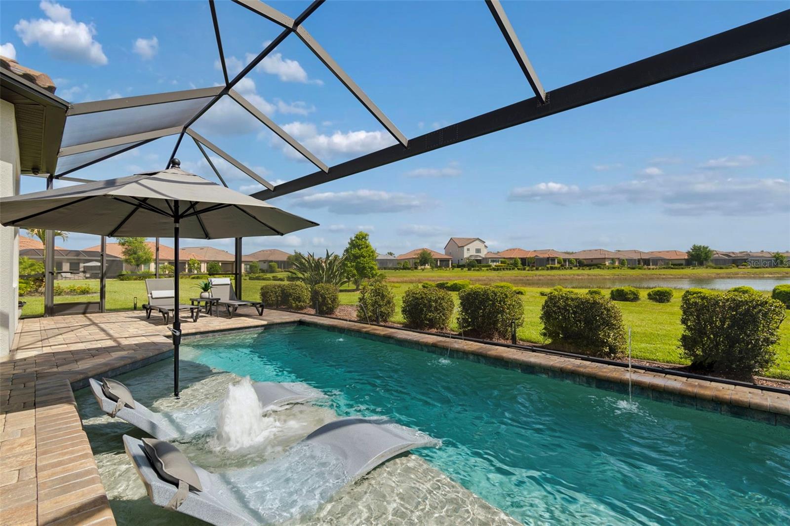 Listing photo id 78 for 3462 Forsythia Drive