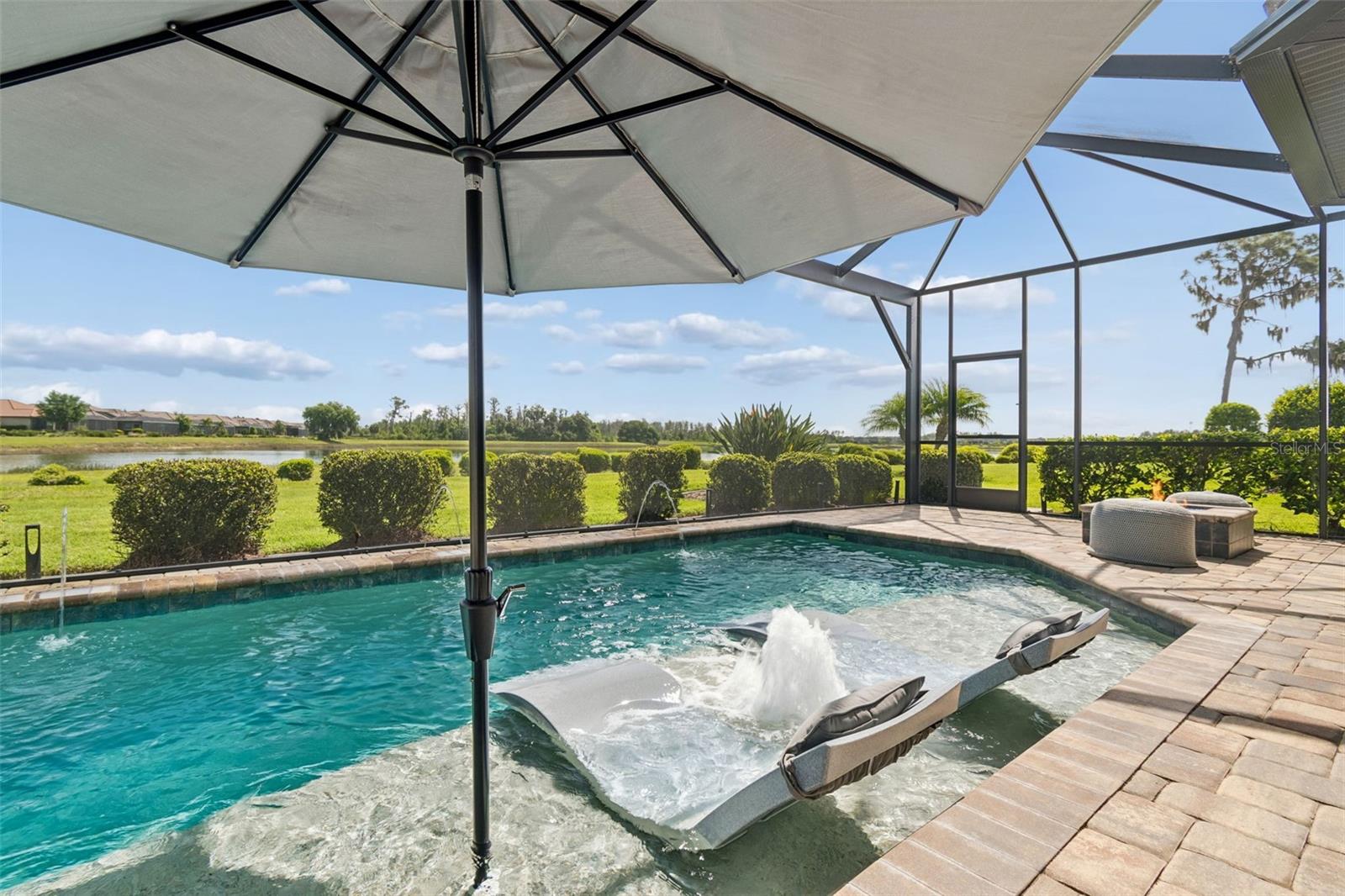 Listing photo id 80 for 3462 Forsythia Drive