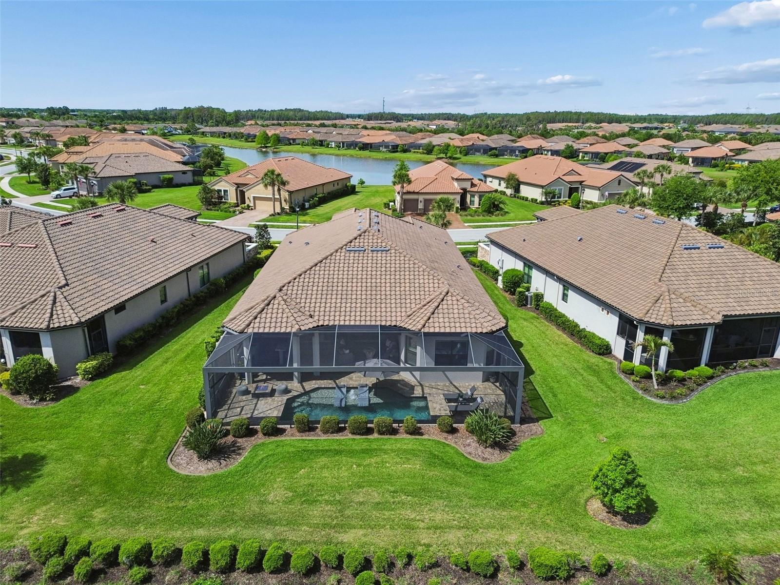 Listing photo id 82 for 3462 Forsythia Drive