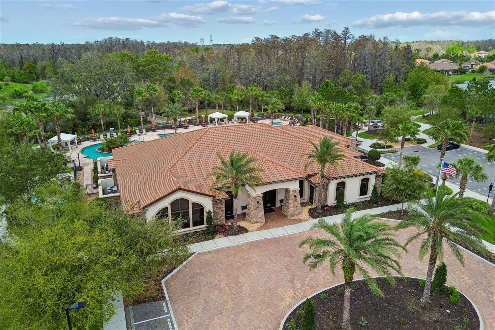 Listing photo id 90 for 3462 Forsythia Drive