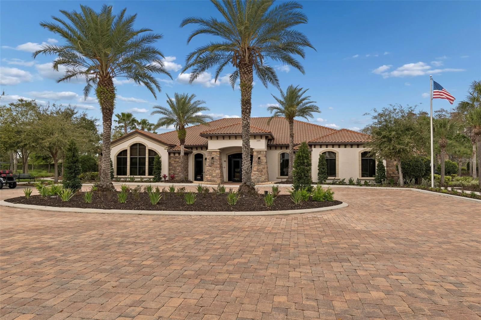 Listing photo id 91 for 3462 Forsythia Drive