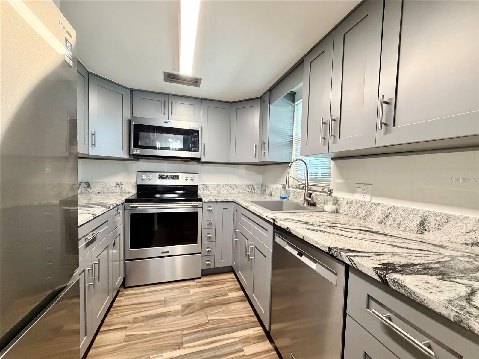 Image 7 of 20 For 4807 Marine Parkway 202