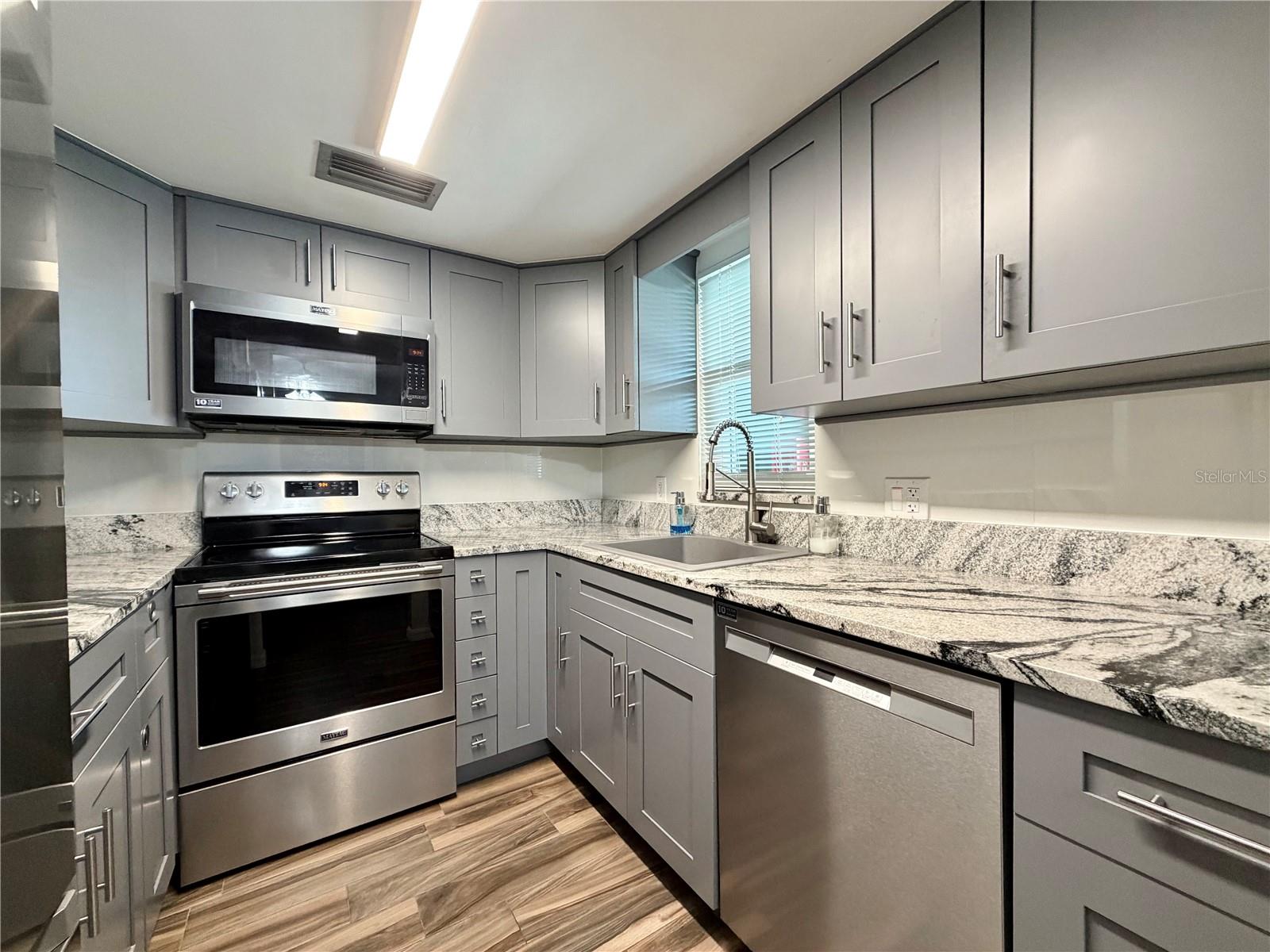 Image 9 of 20 For 4807 Marine Parkway 202