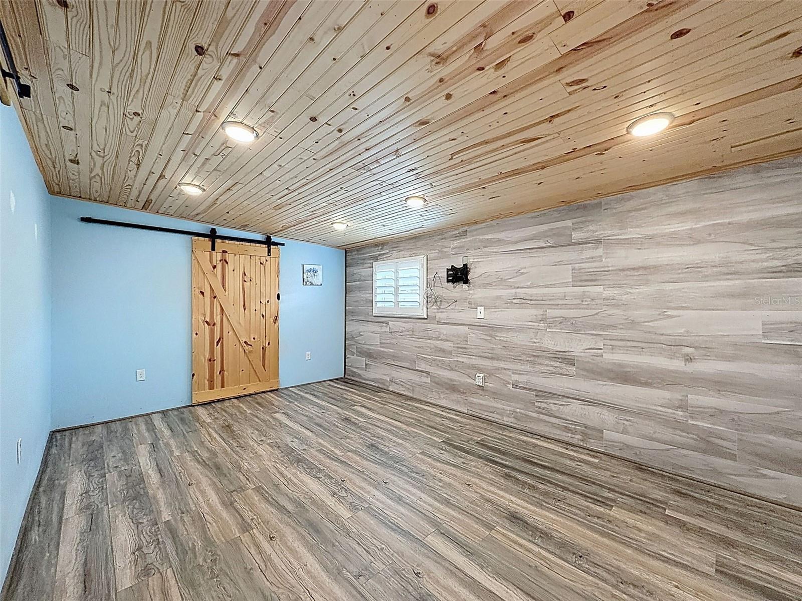 Image 19 of 56 For 5264 Idlewild Street