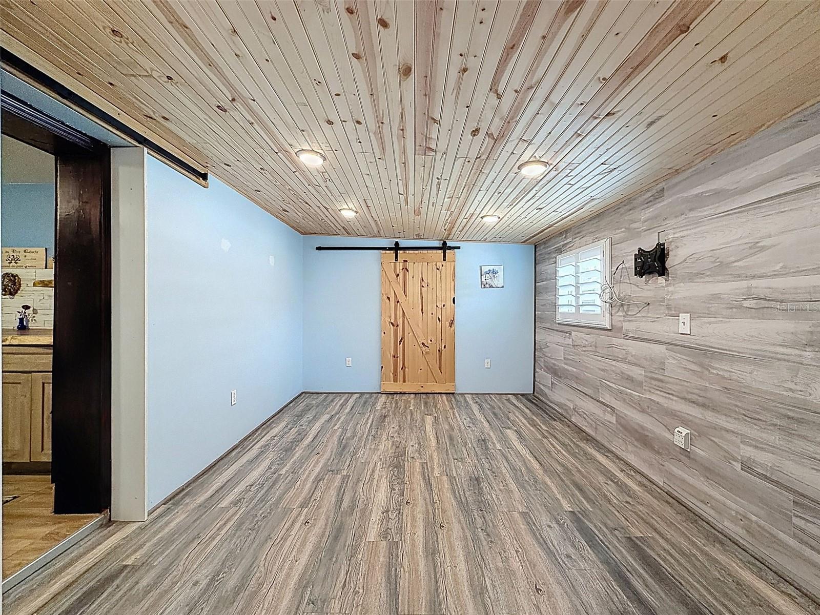 Image 22 of 56 For 5264 Idlewild Street