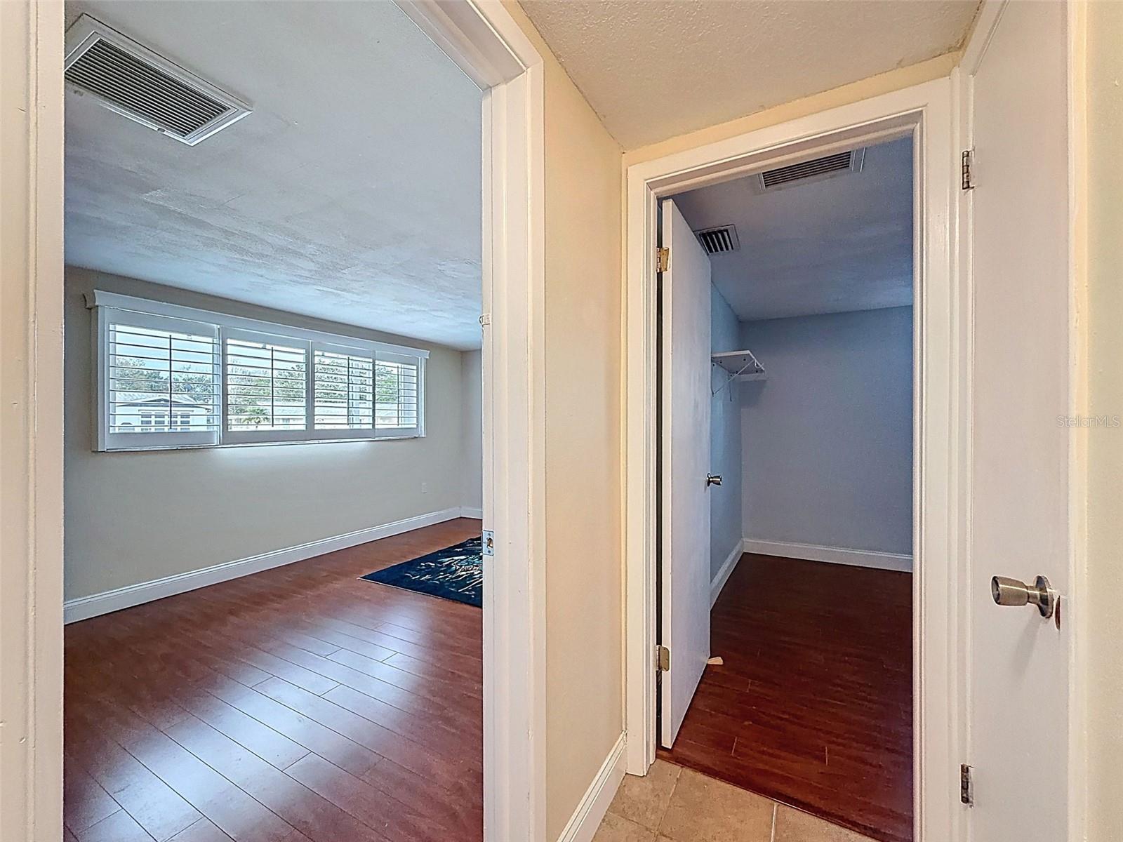 Image 23 of 56 For 5264 Idlewild Street