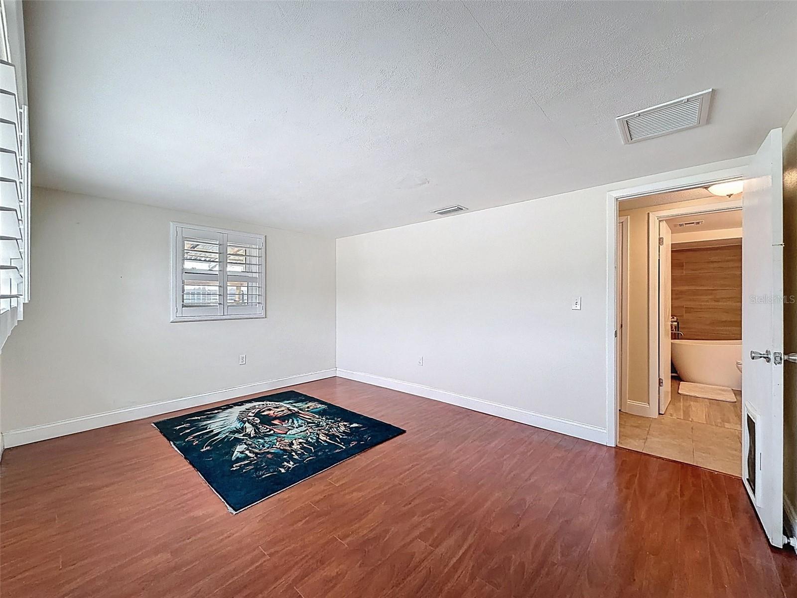 Image 25 of 56 For 5264 Idlewild Street