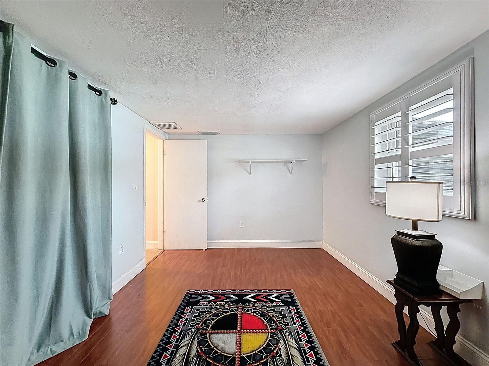 Image 29 of 56 For 5264 Idlewild Street