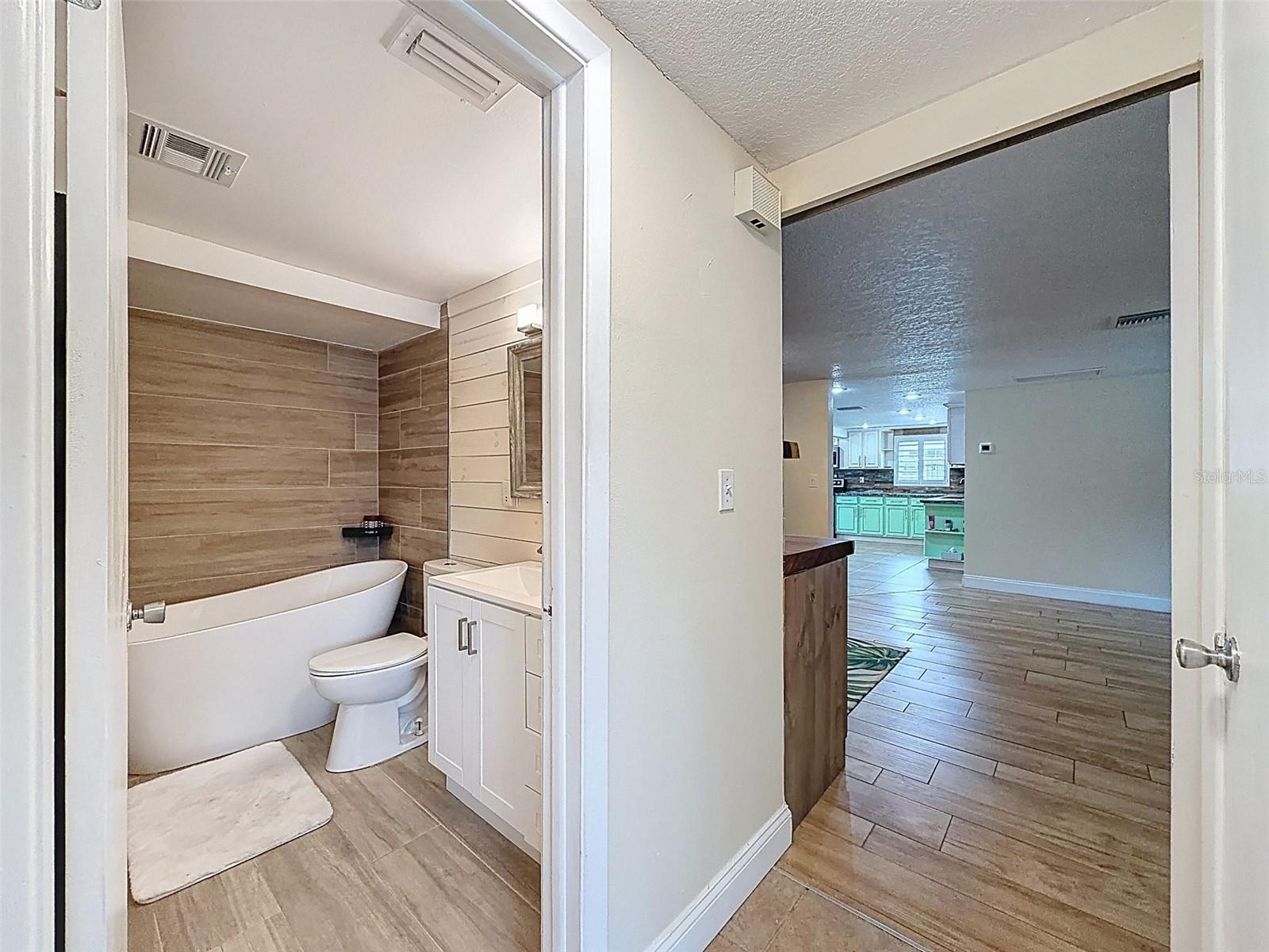 Image 31 of 56 For 5264 Idlewild Street