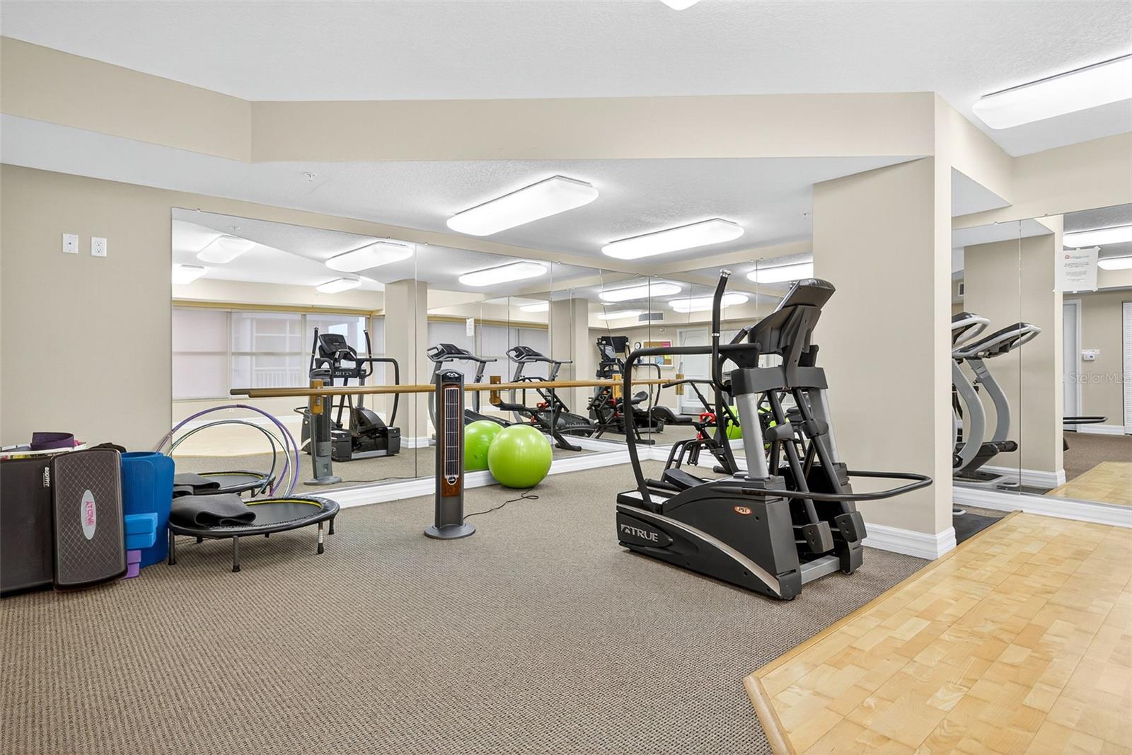 Image 14 of 64 For 4516 Seagull Drive 902