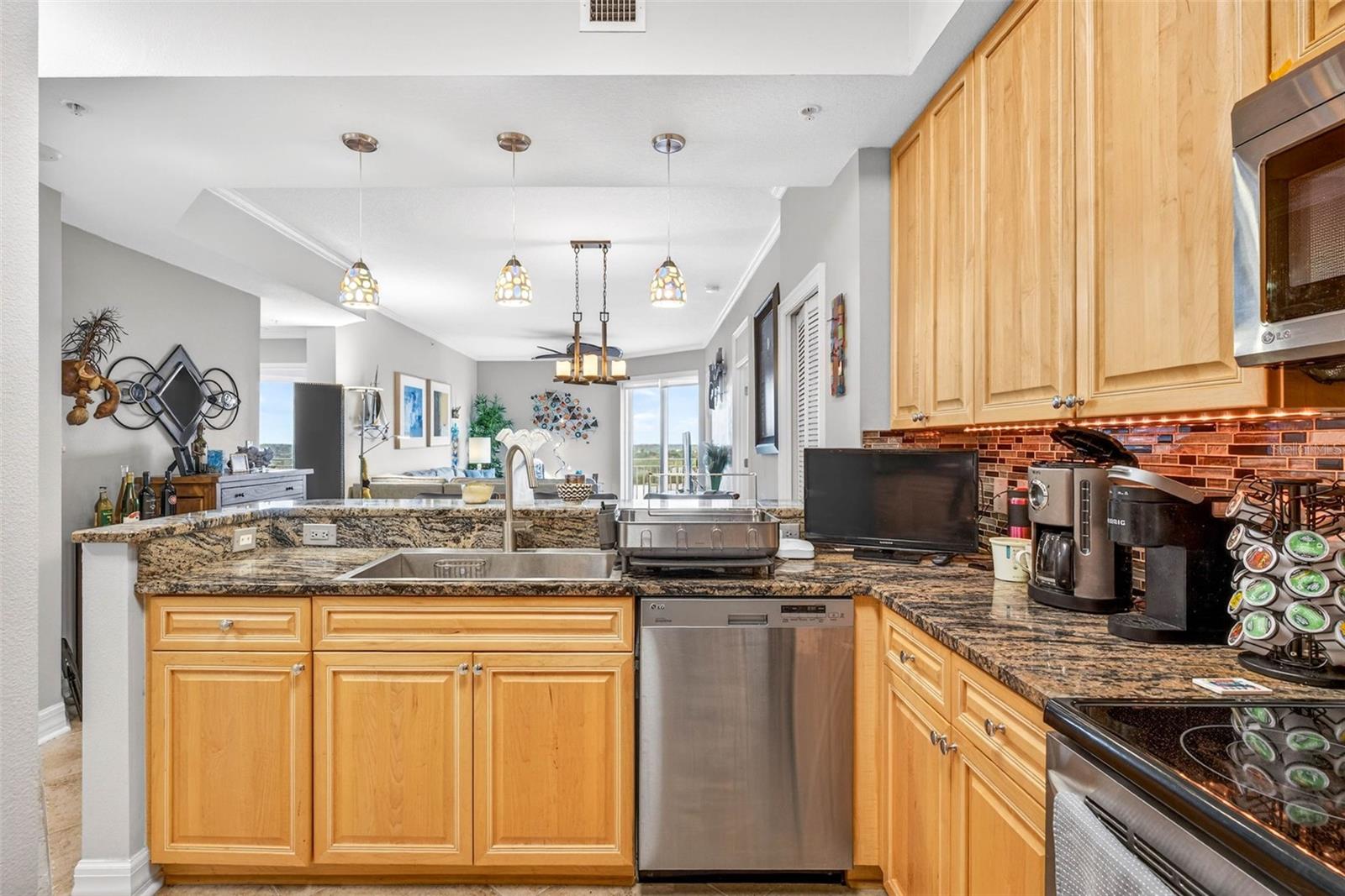 Image 5 of 64 For 4516 Seagull Drive 902