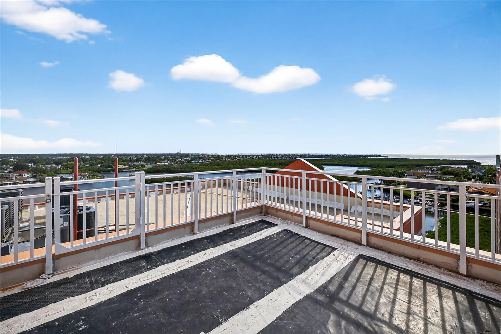 Image 8 of 64 For 4516 Seagull Drive 902